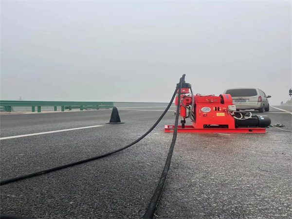 湟源马路路基路面开裂下沉注浆加固灌浆